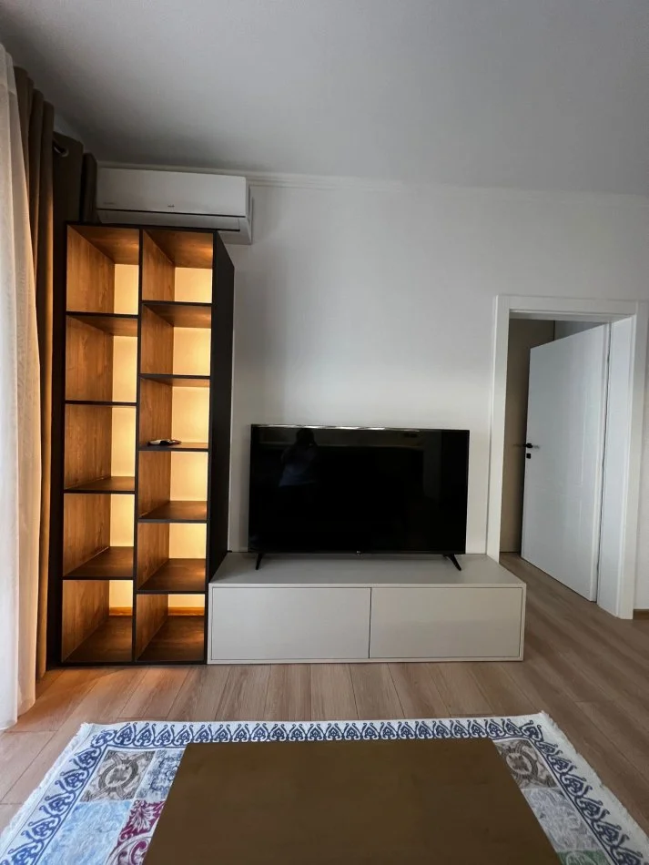 Durres, jepet me qera apartament 1+1+Aneks+Ballkon Kati 8, 65 m² 600 € (Vollga)