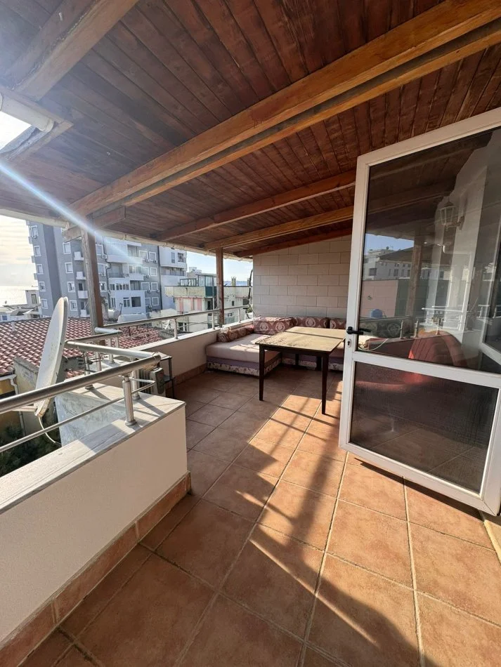 Shkembi Kavajes, shitet apartament+verande | Penthouse 3+1+Aneks+Ballkon Kati 5, 170 m² 180.000 € (Shkembi i Kavajes)