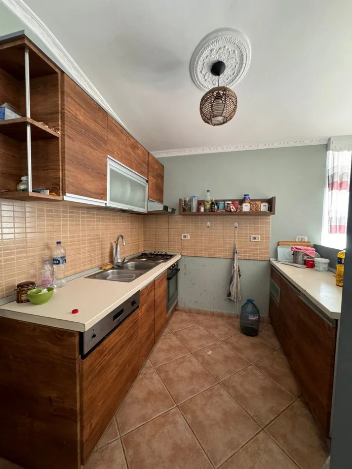 Shkembi Kavajes, shitet apartament+verande | Penthouse 3+1+Aneks+Ballkon Kati 5, 170 m² 180.000 € (Shkembi i Kavajes)