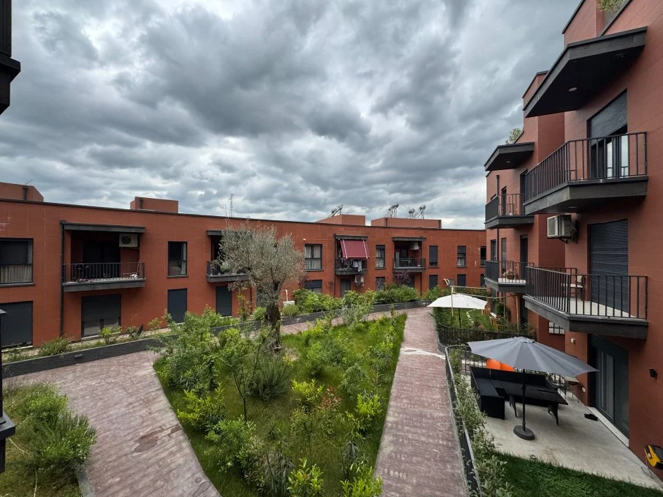 Tirane, shitet apartament 2+1+Aneks+Ballkon Kati 2, 84 m² 210.000 € (ROSE GARDEN TEG)