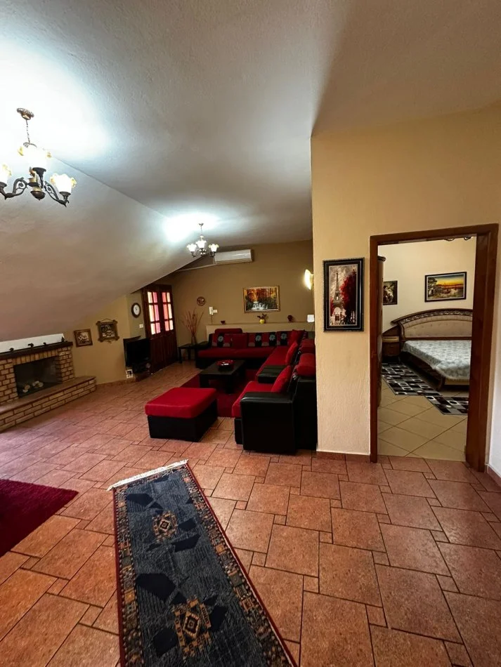 Tirane, jepet me qera apartament 2+1+Ballkon Kati 3, 100 m² 600 € (don bosko)