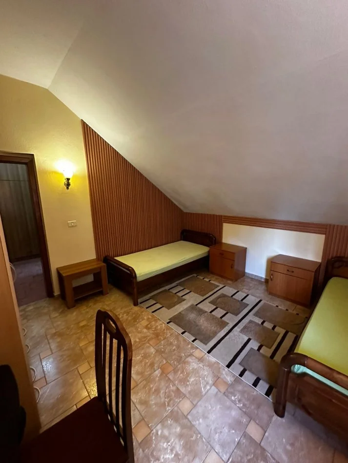 Tirane, jepet me qera apartament 2+1+Ballkon Kati 3, 100 m² 600 € (don bosko)