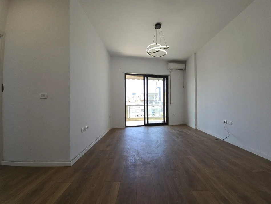 Tirane, shitet 2+1+Ballkon Kati 5, 76 m² 181.000 € (pazari i ri)