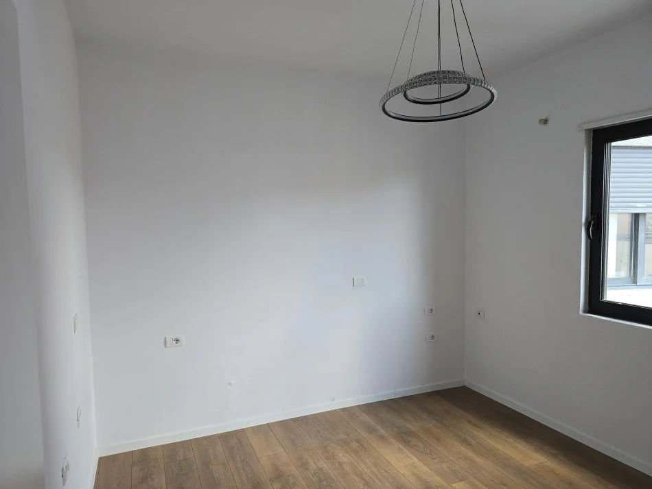 Tirane, shitet 2+1+Ballkon Kati 5, 76 m² 181.000 € (pazari i ri)