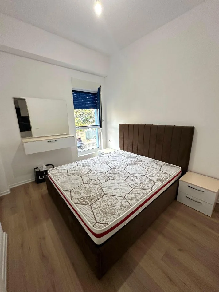 Tirane, shitet apartament 2+1 Kati 1, 115.000 € (Ali Dem, Kompleksi Kaimi)