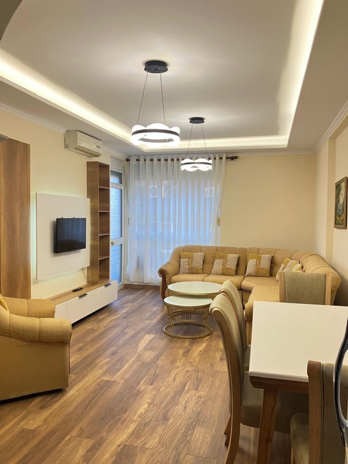 Tirane, jepet me qera apartament 1+1 Kati 2, 68 m² 600 € (JEPET ME QERA APARTAMENT 1+1 NE XHAMLLIK)