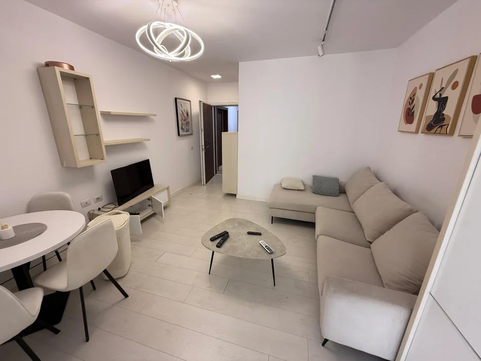 Tirane, jap me qera apartament 1+1+Ballkon Kati 11, 55 m² 500 € (rruga medar shtylla)