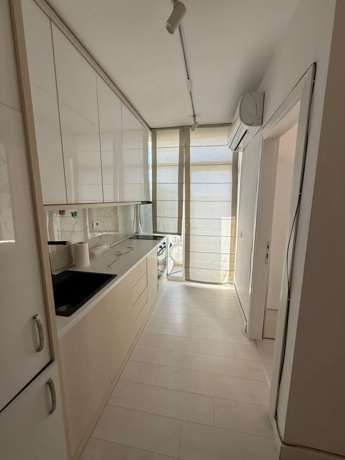 Tirane, jap me qera apartament 1+1+Ballkon Kati 11, 55 m² 500 € (rruga medar shtylla)