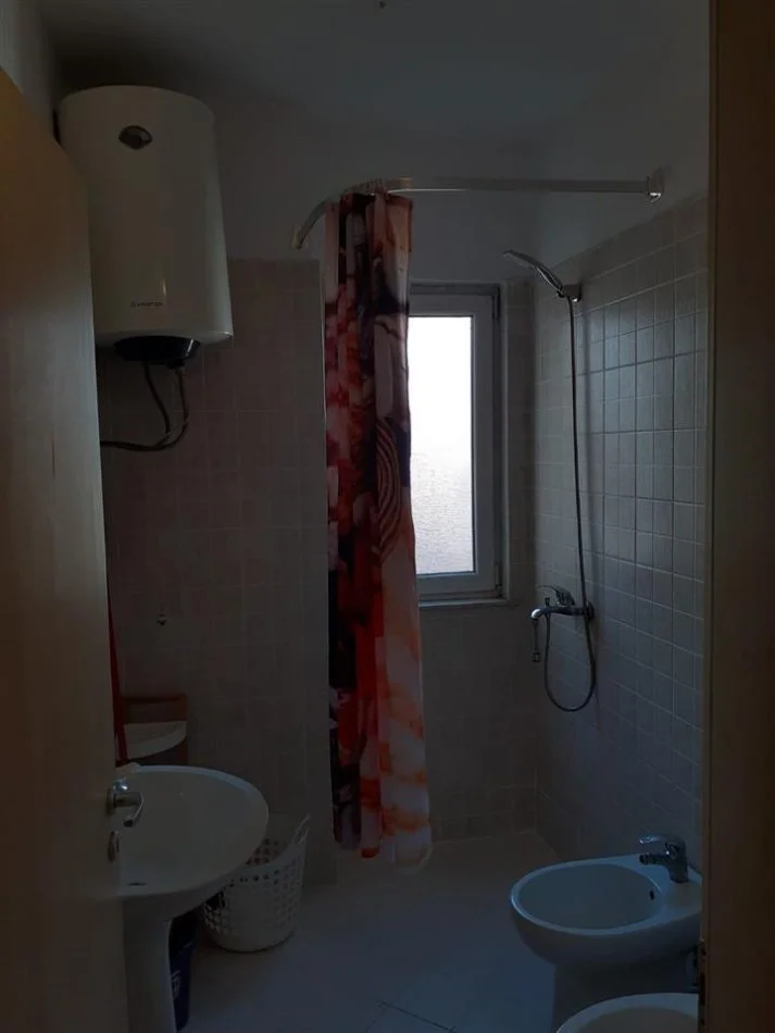 Tirane, jepet me qera apartament 1+1 Kati 5, 62 m² 35,000 leke (Kompleksi Mirson Rruga Kastriotet)