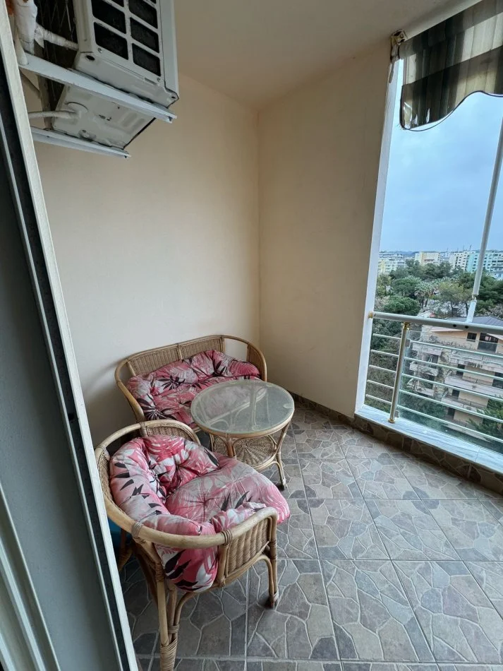 Durres Plazh, jepet me qera apartament 1+1+Ballkon Kati 3, 65 m² 350 € (Plazh)