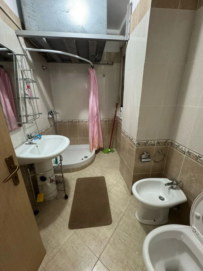 Durres Plazh, jepet me qera apartament 1+1+Ballkon Kati 3, 65 m² 350 € (Plazh)