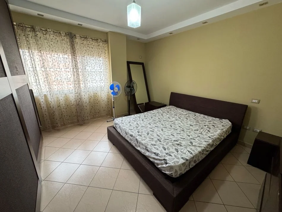 Durres Plazh, jepet me qera apartament 1+1+Ballkon Kati 3, 65 m² 350 € (Plazh)