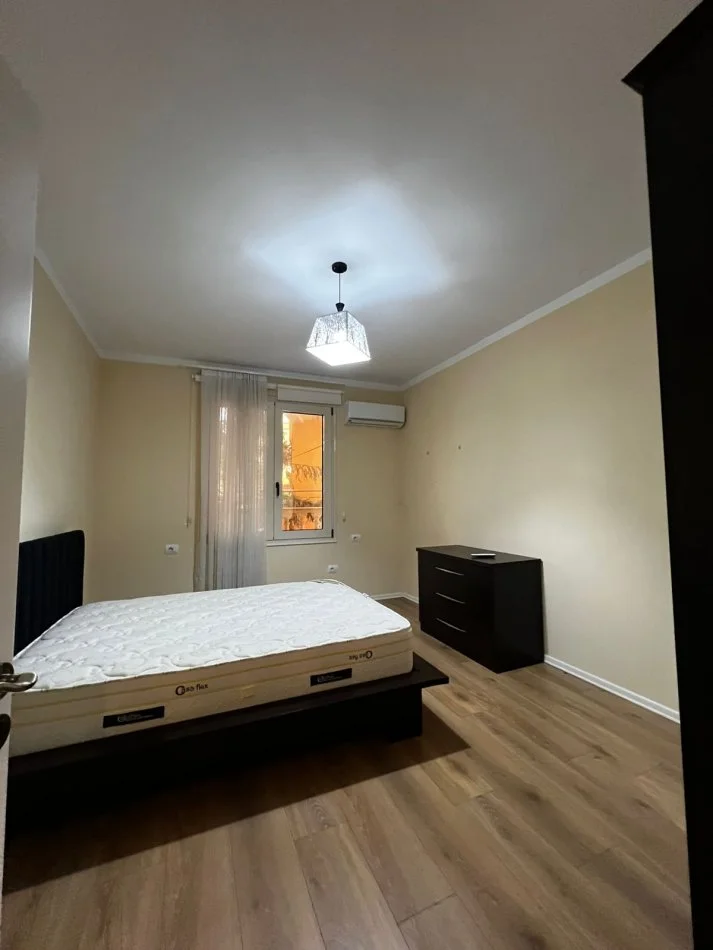 Tirane, jepet me qera Vile 3 Katshe Kati 2, 192 m² 1.200 € (Fuat Toptani)