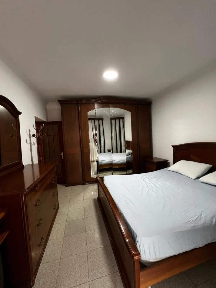 Tirane, jepet me qera apartament 2+1+Ballkon Kati 2, 80 m² 500 € (Arbren Broci)