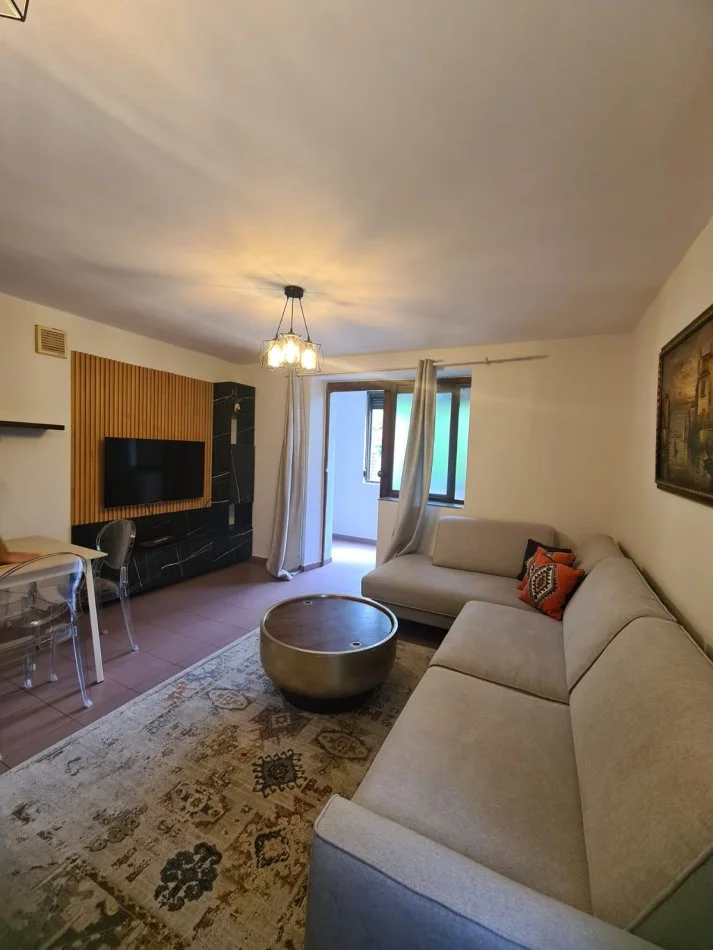 Tirane, jepet me qera apartament 2+1 Kati 2, 72 m² 600 € 