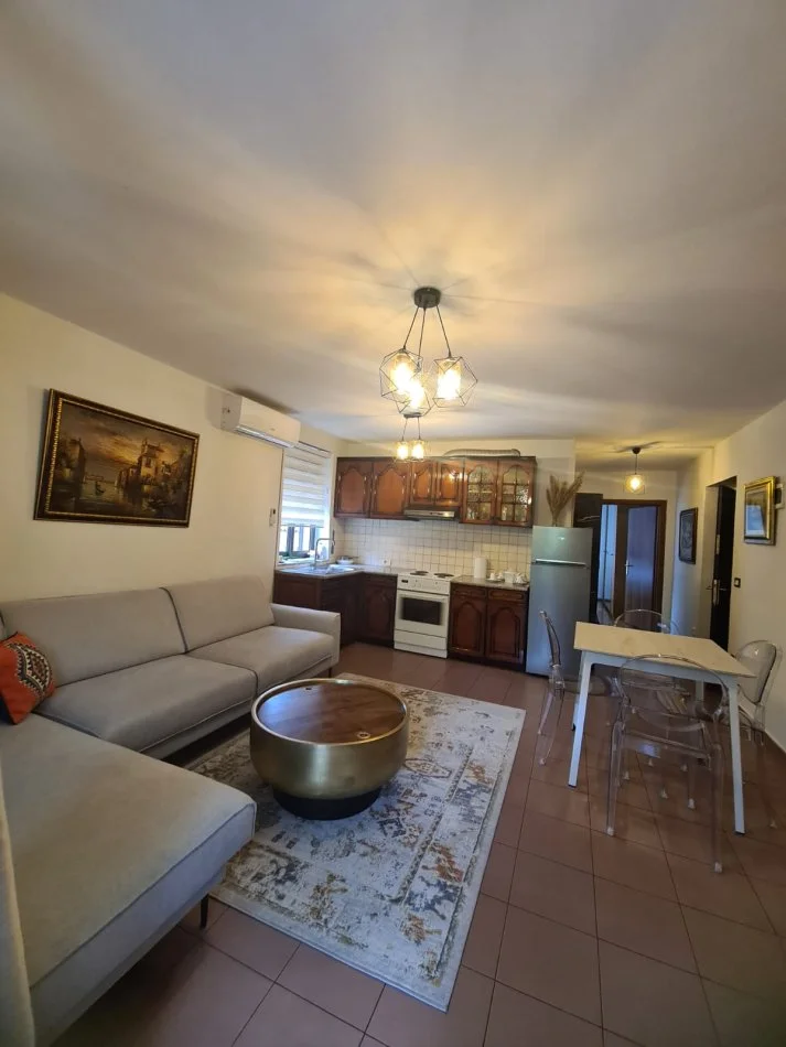 Tirane, jepet me qera apartament 2+1 Kati 2, 72 m² 600 € 