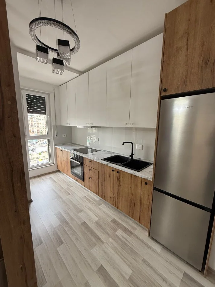 Tirane, jepet me qera apartament 1+1 Kati 8, 66 m² 500 € (Astir, prane Sorriso lounge)