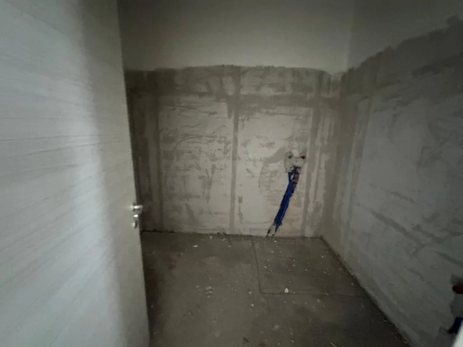 Tirane, shitet apartament 3+1+Ballkon Kati 4, 153 m² (Bulavardi Nene Tereza)