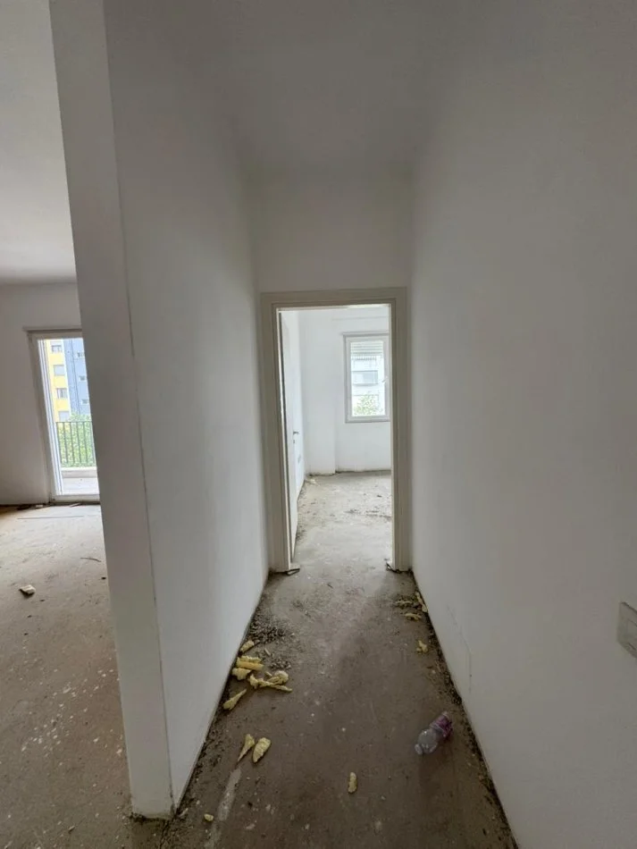 Tirane, shitet apartament 3+1+Ballkon Kati 4, 153 m² (Bulavardi Nene Tereza)