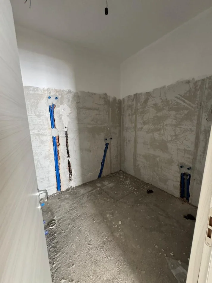 Tirane, shitet apartament 3+1+Ballkon Kati 4, 153 m² (Bulavardi Nene Tereza)