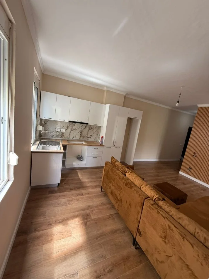 Shkembi Kavajes, shitet apartament 2+1+Aneks+Ballkon Kati 3, 73 m² 85.000 € (Shkembi i Kavajes)