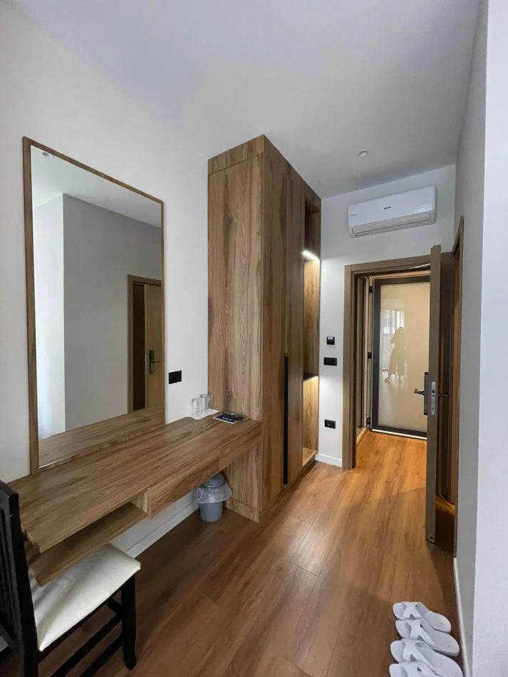 Durres, shitet apartament 4+1+Aneks+Ballkon Kati 4, 132 m² 450.000 € (Durres| Qender)