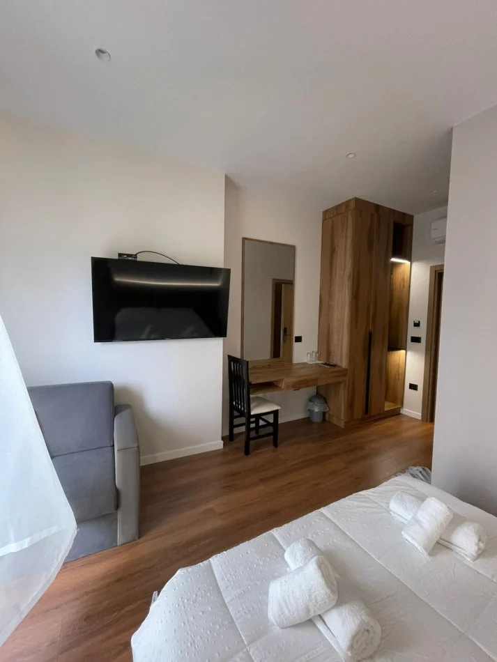 Durres, shitet apartament 4+1+Aneks+Ballkon Kati 4, 132 m² 450.000 € (Durres| Qender)