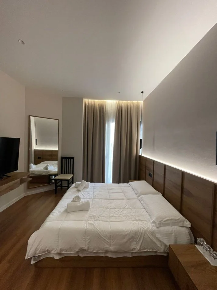 Durres, shitet apartament 4+1+Aneks+Ballkon Kati 4, 132 m² 450.000 € (Durres| Qender)