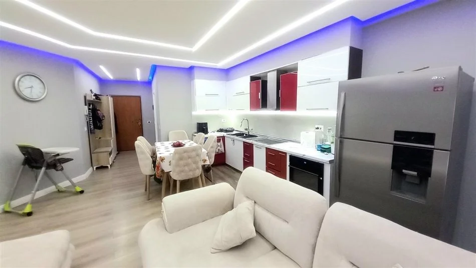 Tirane, shitet apartament 2+1 Kati 2, 99 m² 135.000 € (Fresk, prane Restorant Fresku)