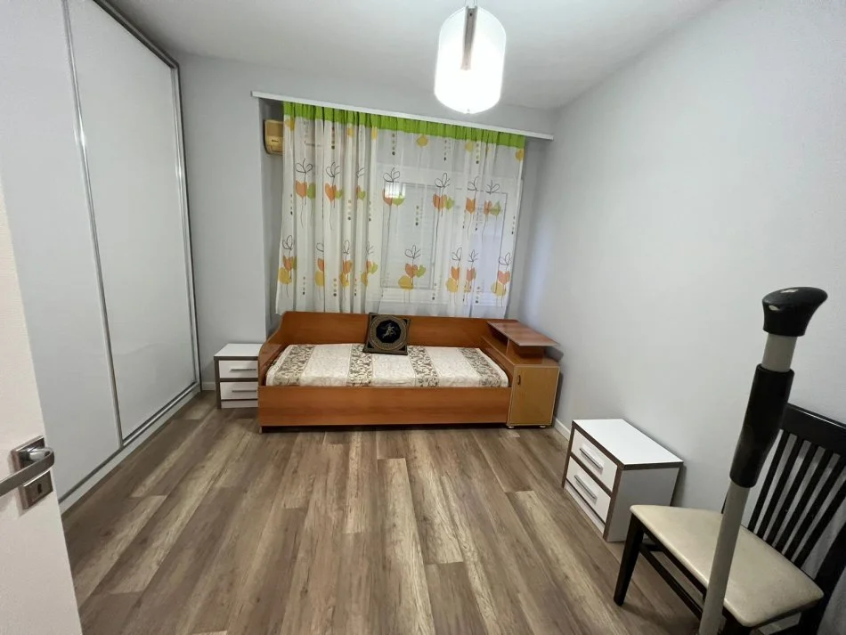 Tirane, jap me qera apartament 2+1+Ballkon Kati 2, 85 m² 650 € (RRUGA BILL KLINTON)