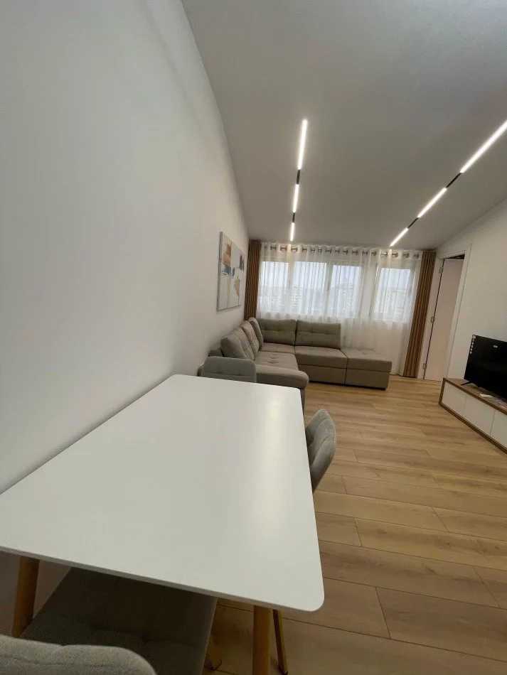 Tirane, shitet apartament 1+1+Ballkon Kati 8, 56 m² 95.000 € 
