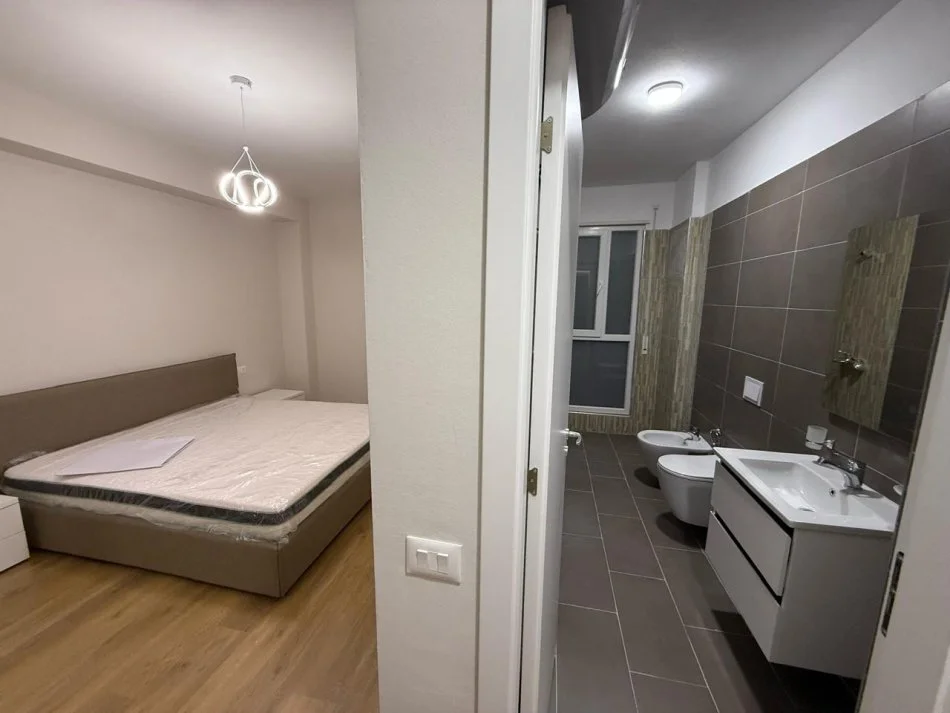 Tirane, jap me qera apartament 2+1+Ballkon Kati 4, 100 m² 750 € (rruga don bosko)