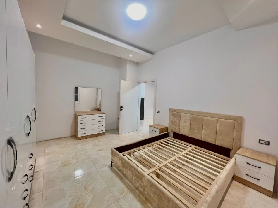 Tirane, jepet me qera apartament 2+1 Kati 0, 137 m² 550 € (Selite)