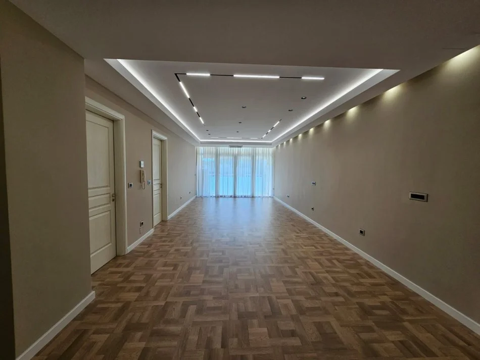 Tirane, jap me qera zyre Kati 4, 120 m² 1.800 € (rruga themistogli Gerrmenji)