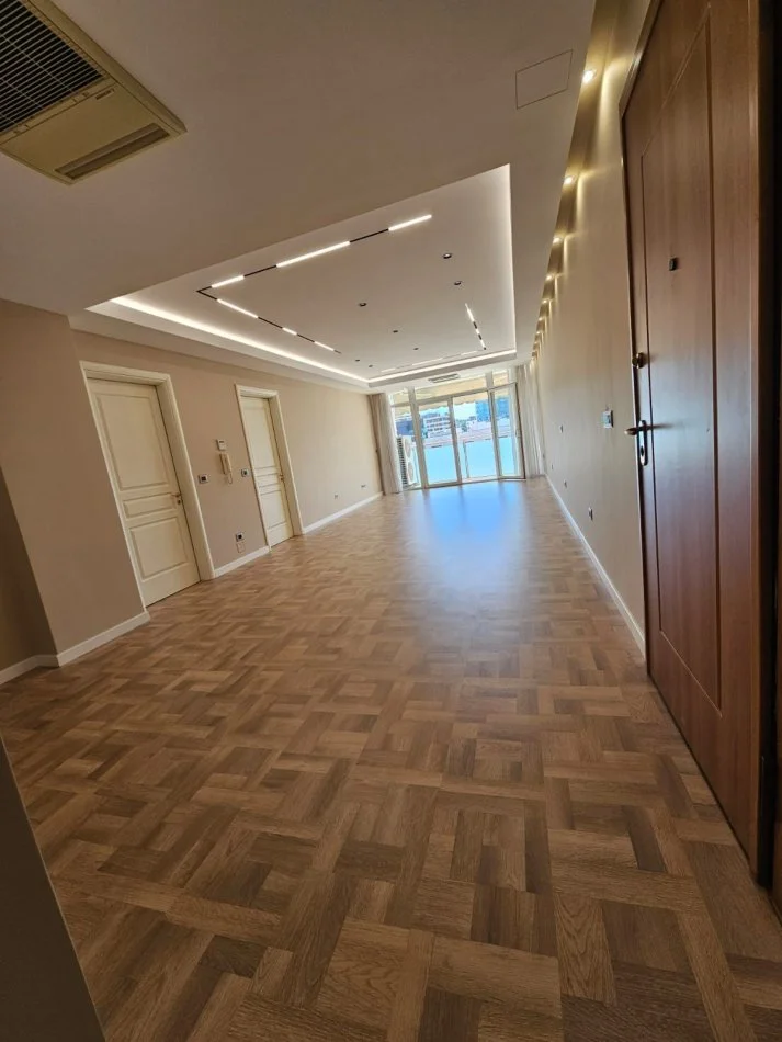 Tirane, jap me qera zyre Kati 4, 120 m² 1.800 € (rruga themistogli Gerrmenji)