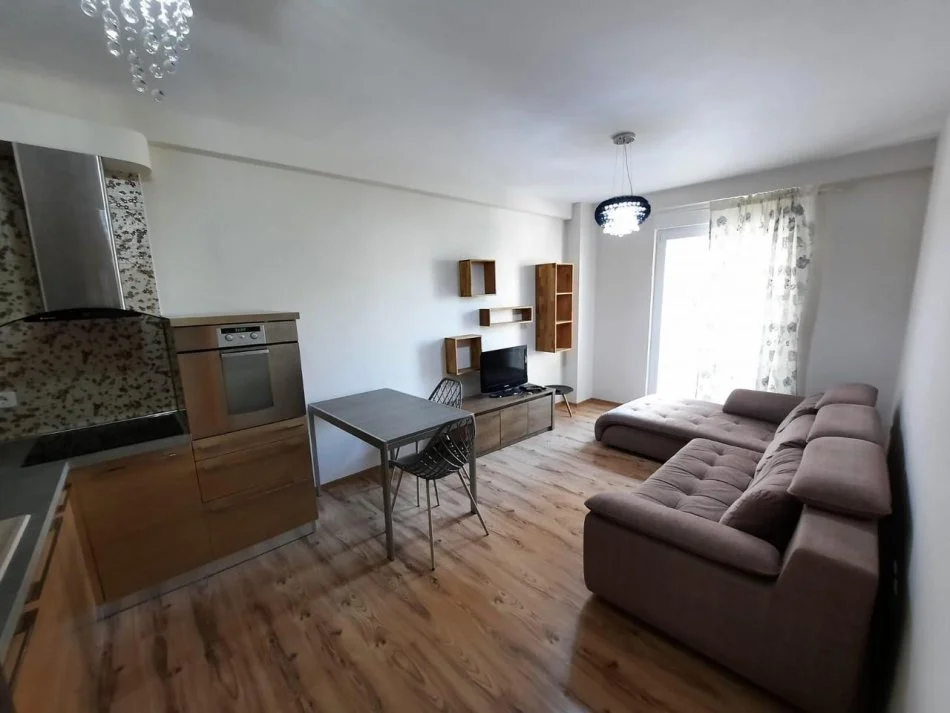 Tirane, jepet me qera apartament 1+1+Ballkon Kati 2, 62 m² 450 € (Qyteti studenti)