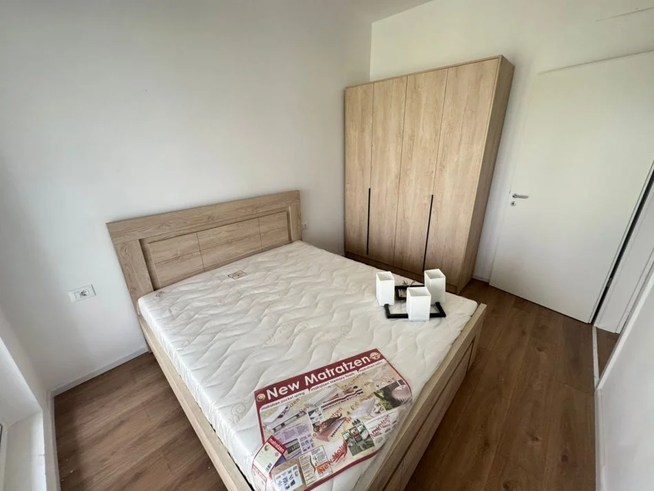 Tirane, jap me qera apartament 1+1+Ballkon Kati 3, 60 m² 400 € (rruga pasho hysa)