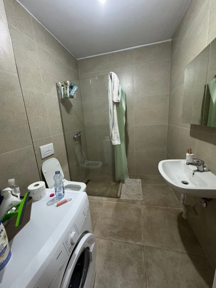 Qerret, shitet apartament 1+1+Aneks+Ballkon Kati 3, 64 m² 96.000 € (Qerret)