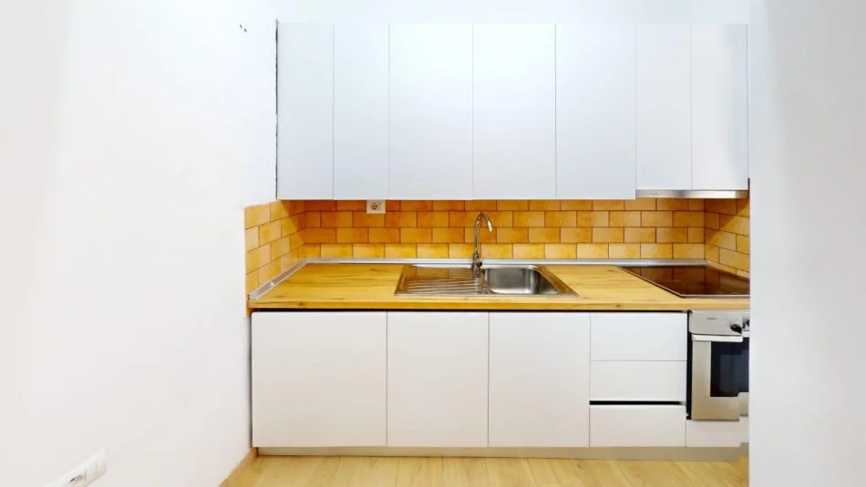 Tirane, jepet me qera apartament 1+1 Kati 2, 60 m² 600 € 