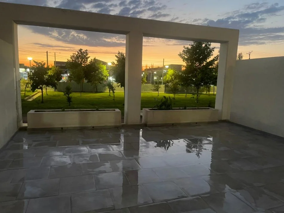 Tirane, jepet me qera apartament 1+1+Ballkon Kati 0, 85 m² 350 € (Univers City)