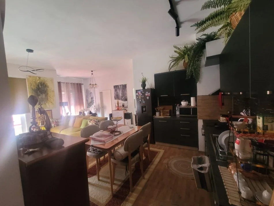 Tirane, Liste me oferta shtepi 2+1 Kati 9, 72 m² 130.000 € (Ali Demi)