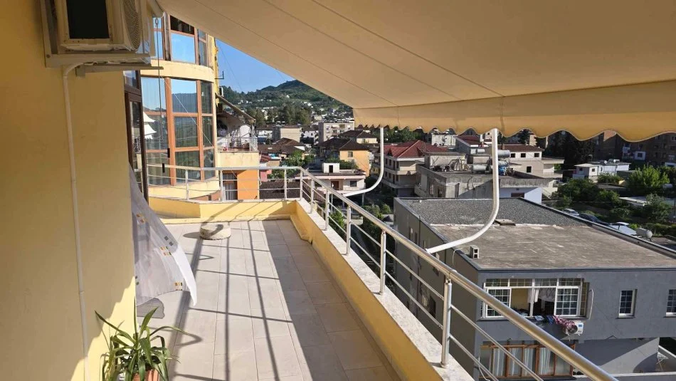 Tirane, jepet me qera apartament 2+1+Ballkon Kati 5, 85 m² 500 € (Misto Mame, Kompleksi Derveni)