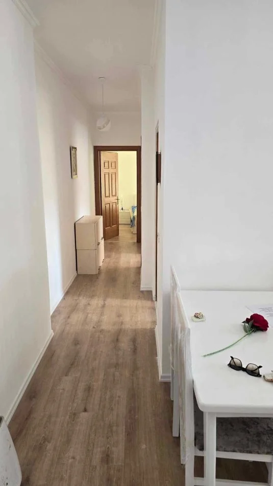 Tirane, jepet me qera apartament 2+1+Ballkon Kati 5, 85 m² 500 € (Misto Mame, Kompleksi Derveni)
