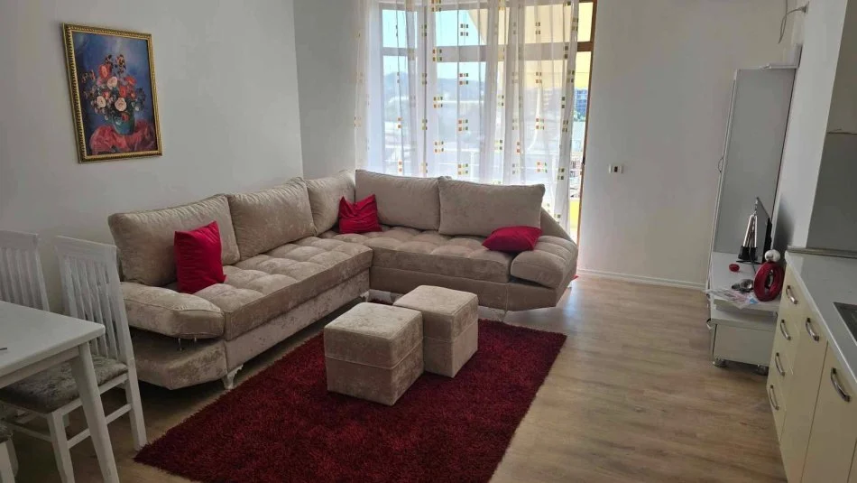 Tirane, jepet me qera apartament 2+1+Ballkon Kati 5, 85 m² 500 € (Misto Mame, Kompleksi Derveni)