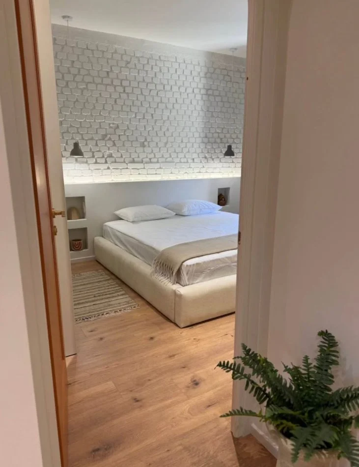 Tirane, jepet me qera apartament 2+1 Kati 2, 65 m² 1.000 € (Myslym shyri, prane "Pastel")