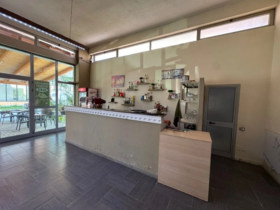 Golem, shitet lokal Kati 0, 200 m² 150.000 € (Golem)