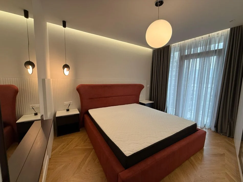 Tirane, jepet me qera apartament 1+1+Ballkon Kati 4, 78 m² 1.500 € (Liqeni Artificial)