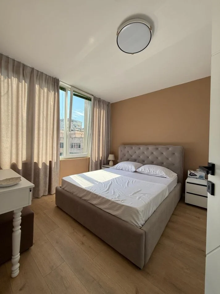 Durres, jepet me qera apartament 1+1+Aneks+Ballkon Kati 4, 65 m² 500 € (Vollga)