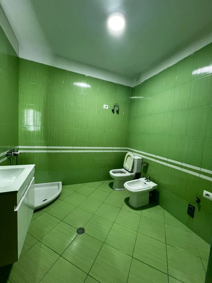 Tirane, shitet apartament 2+1+Ballkon Kati 1, 96 m² (ISA BOLETINI)