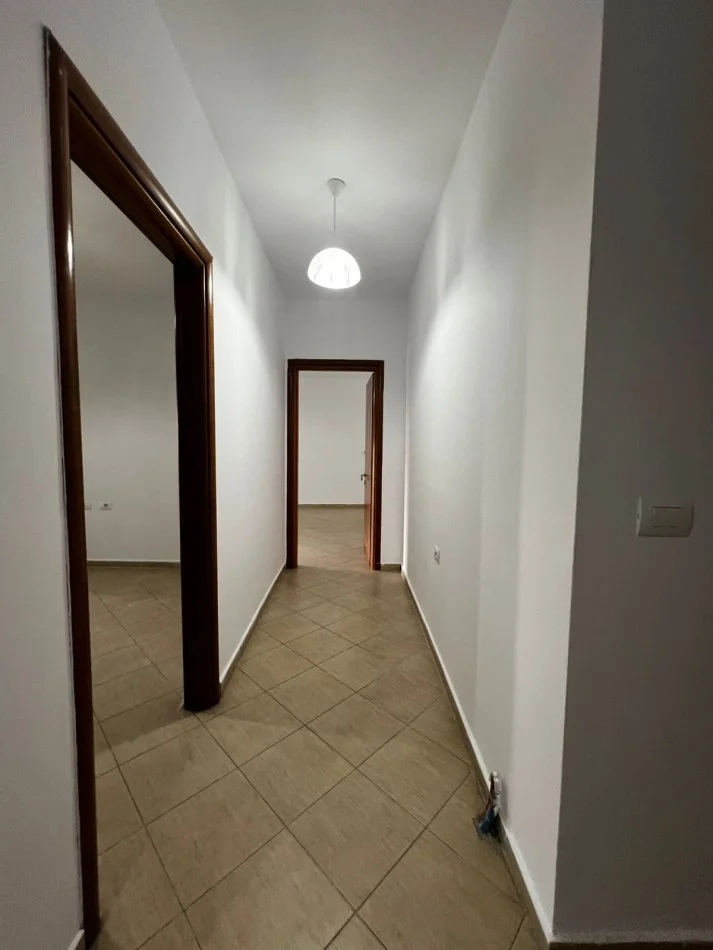 Tirane, shitet apartament 2+1+Ballkon Kati 1, 96 m² (ISA BOLETINI)